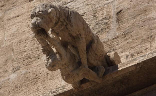 Detalle de la Puerta de los Pedcados de La Lonja de Valencia 