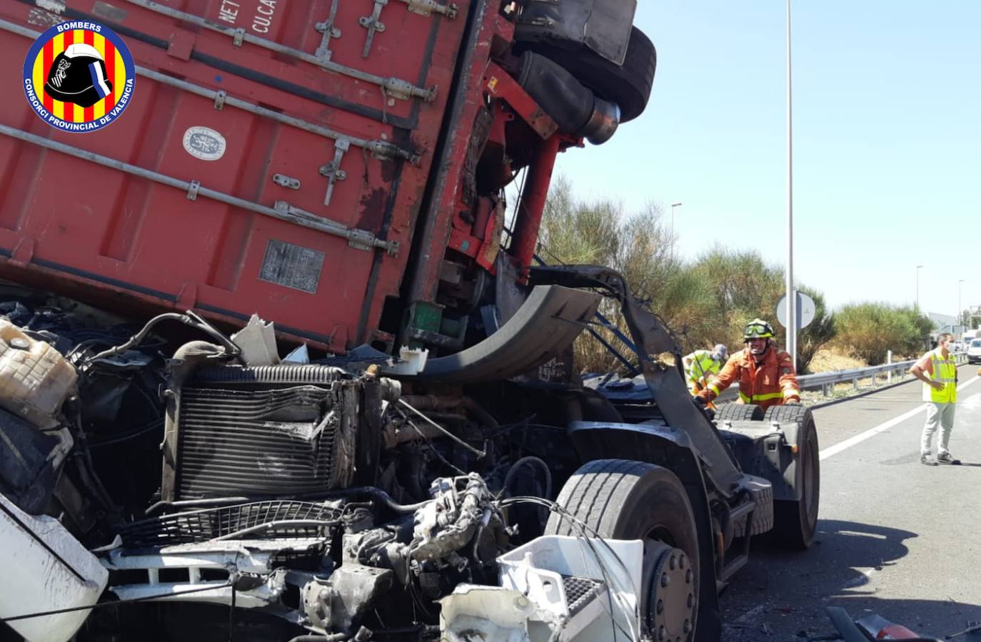 Fotos: Grave accidente entre camiones en Sagunto