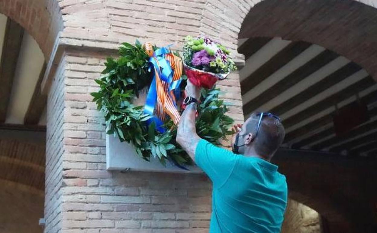 Homenaje a Curro Valencia en su plaza. 