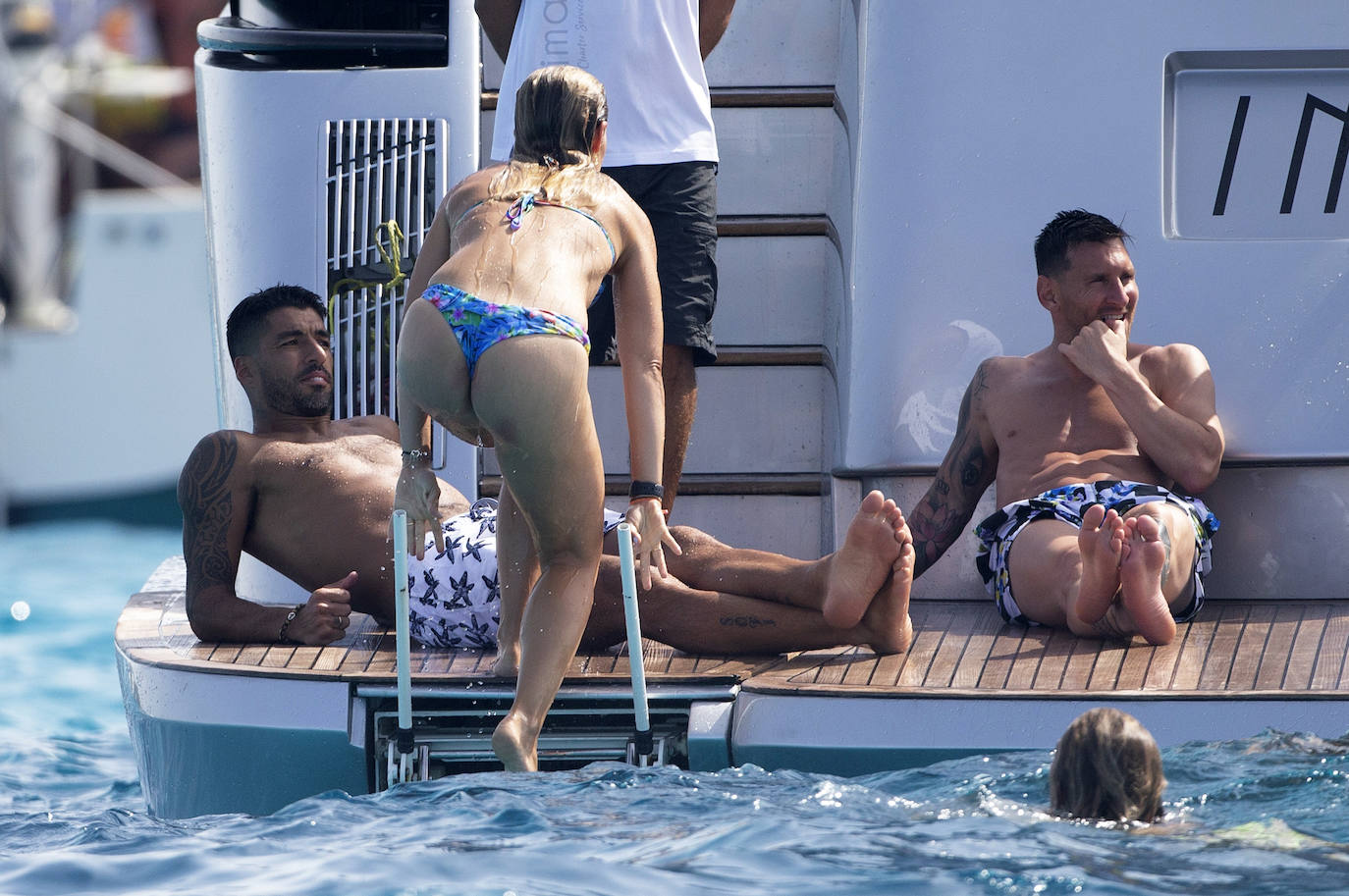 Fotos: Messi, Suárez y Cesc Fábregas disfrutan juntos con sus familias en Ibiza