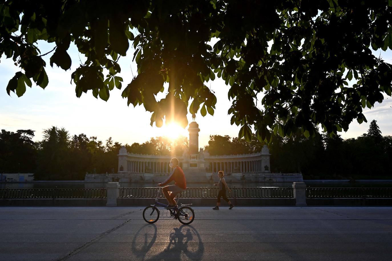11.- PASEO DEL PRADO Y EL BUEN RETIRO, PAISAJE DE LAS ARTES Y LAS CIENCIAS. MADRID | La ciudad, con su proyecto Paisaje de la Luz basado en el eje formado por el paseo del Prado y el Retiro, ha conseguido entrar en la lista de Patrimonio Mundial de la Unesco. La candidatura, con un 75% de zonas verdes, fusiona naturaleza, artes y ciencias y convenció por su originalidad a los miembros del comité de este organismo de Naciones Unidas.