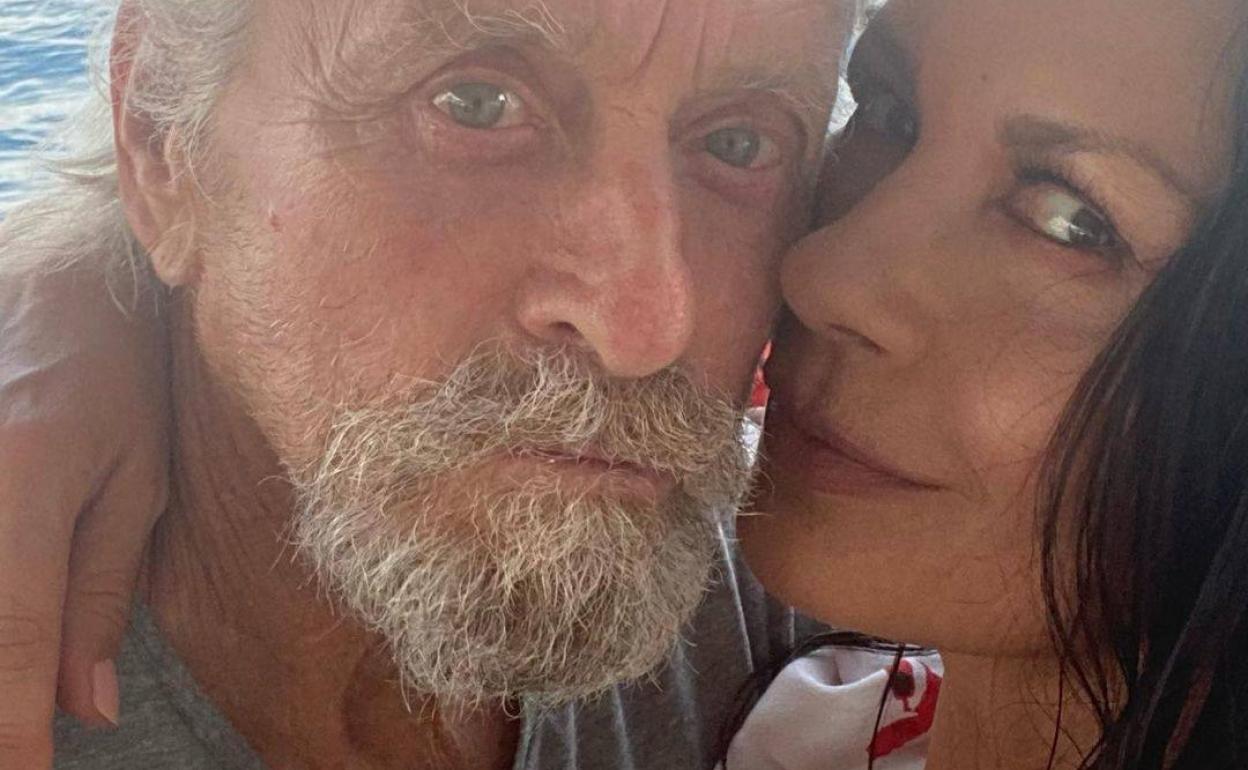 Catherine Zeta-Jones y Michael Douglas han subido a la cuenta de Instagram de la actriz. 