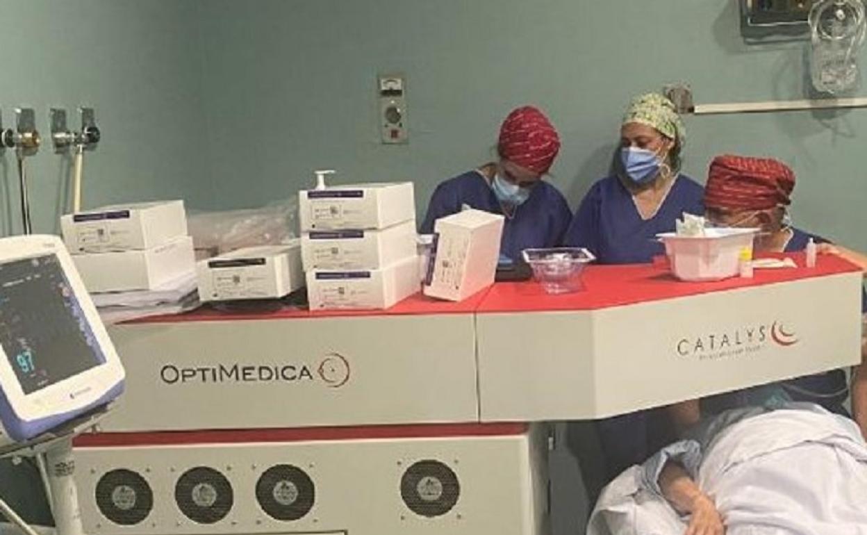El Hospital de Xàtiva incorpora nueva tecnología para mejorar la seguridad y las demoras en las operaciones de cataratas