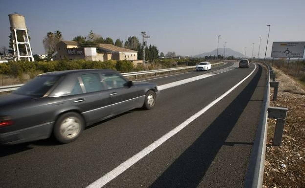 Un tramo de la CV-60 a su paso por el municipio de Beniflà. 