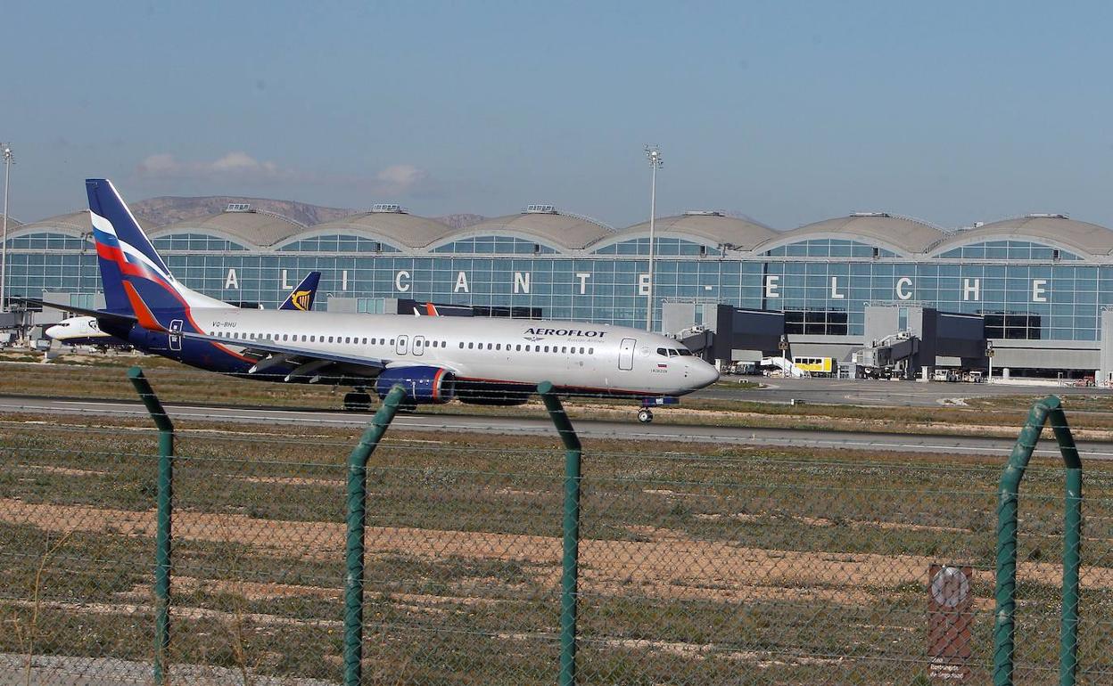 Aeropuerto de Alicante-Elche, en El Altet. 