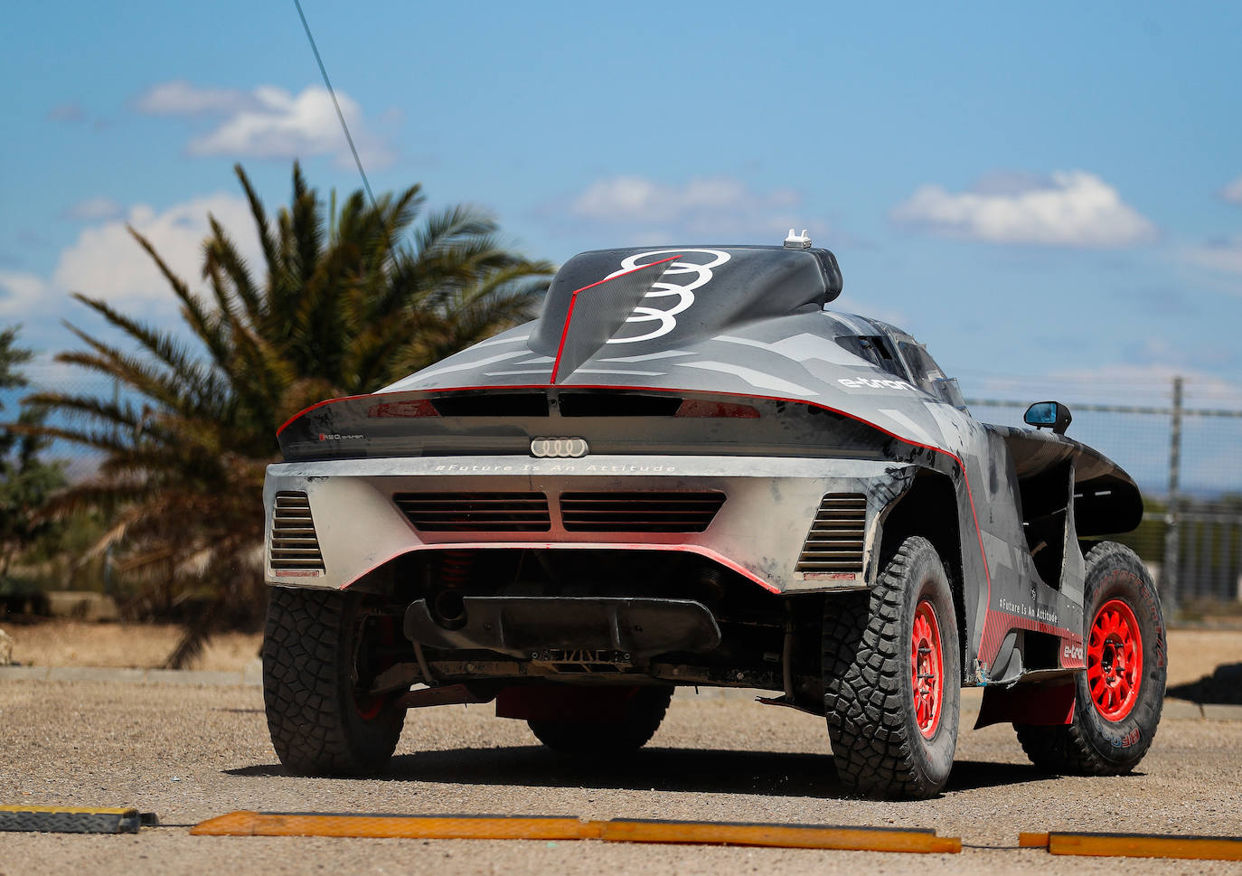 Fotos: El prototipo de Audi para el Rally Dakar completa ocho días de pruebas en España