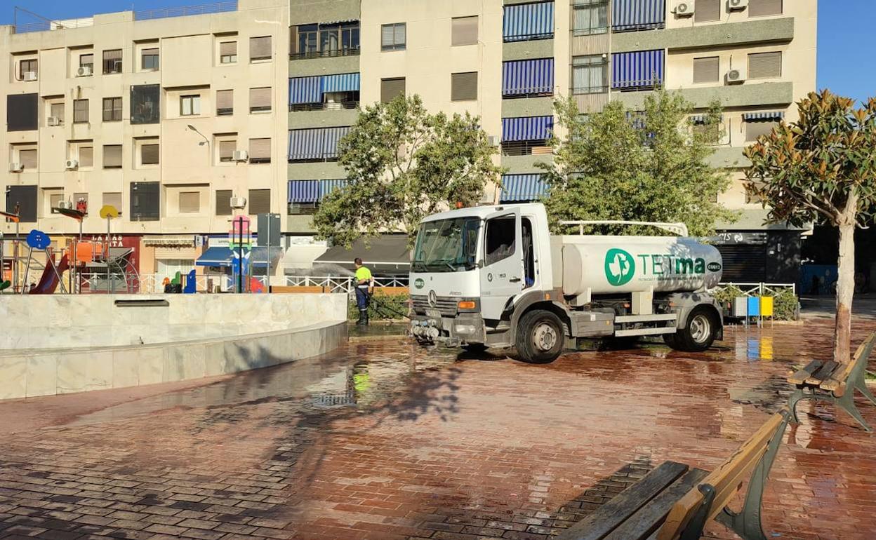Un camión de la limpieza. 