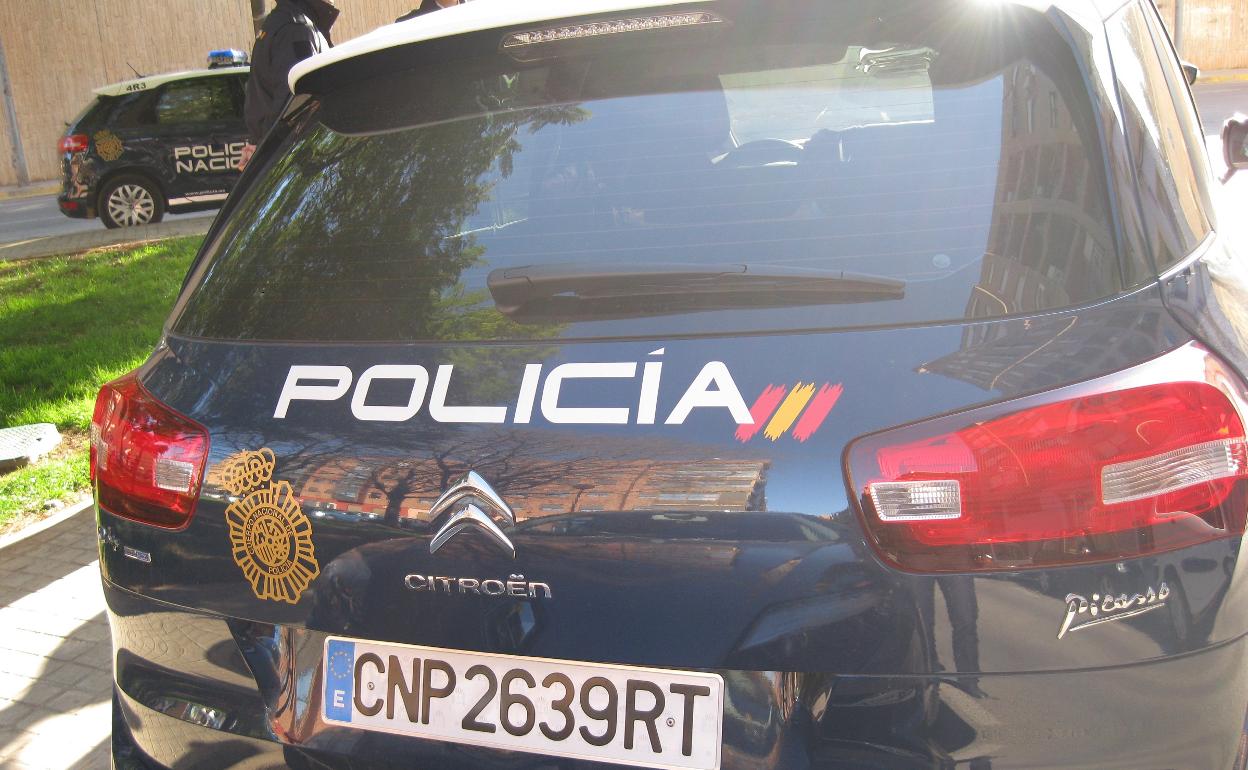 La Policía detiene a tres hombres en Gandia. 