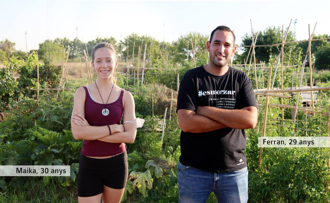 Los dos jóvenes usuarios de los huertos urbanos. 