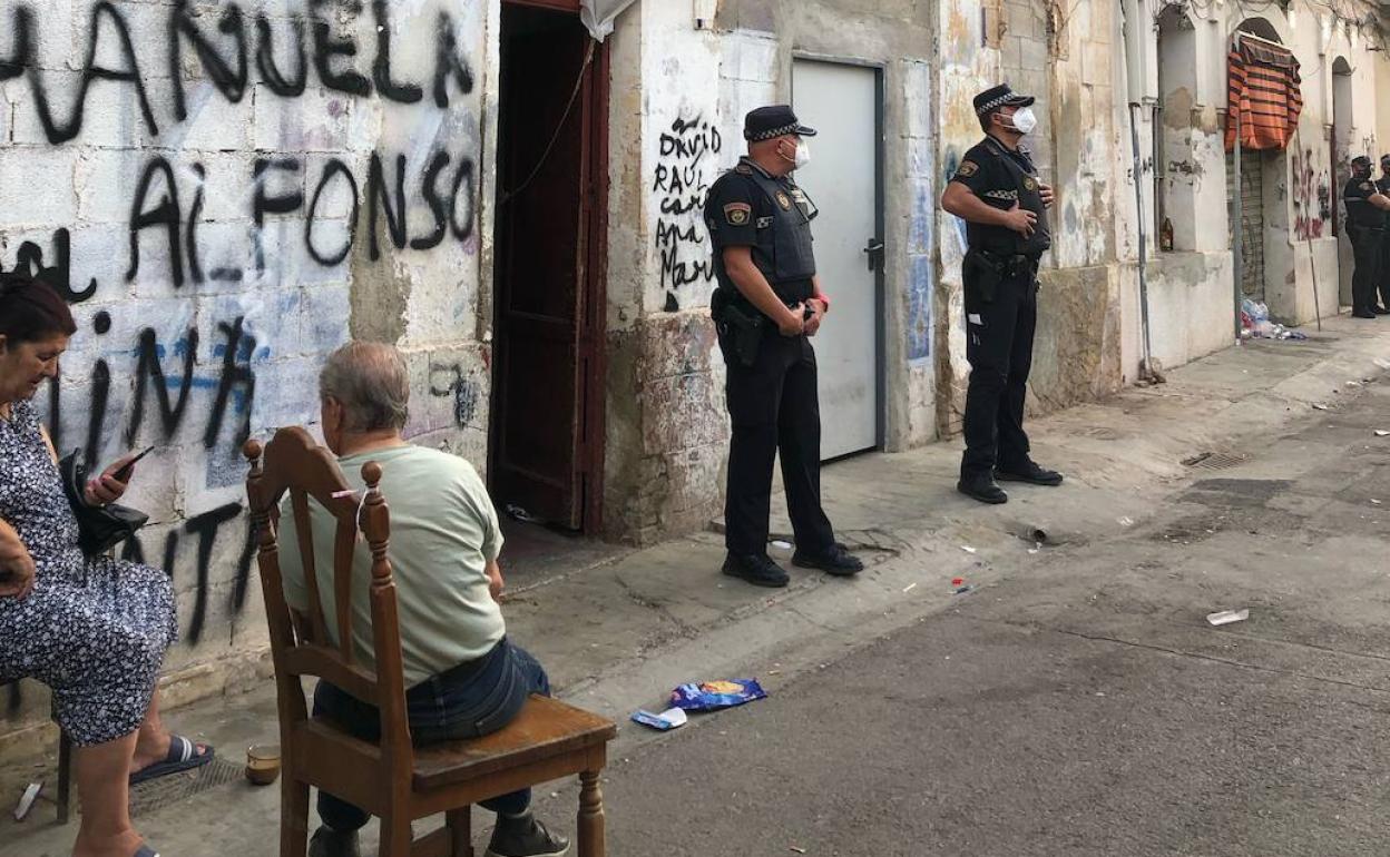 Edificios de la Cruz Cubierta donde han desalojado a los vecinos. 