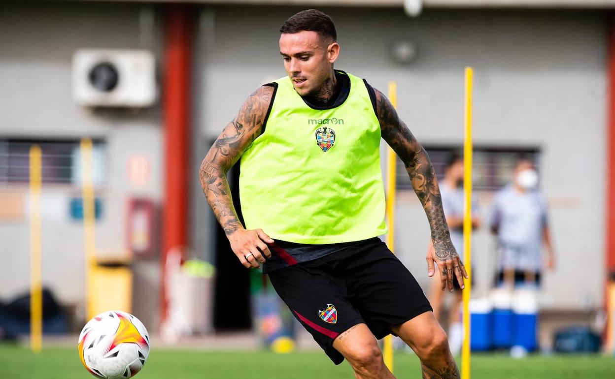 Roger Martí se exprime durante el entrenamiento de ayer en Buñol