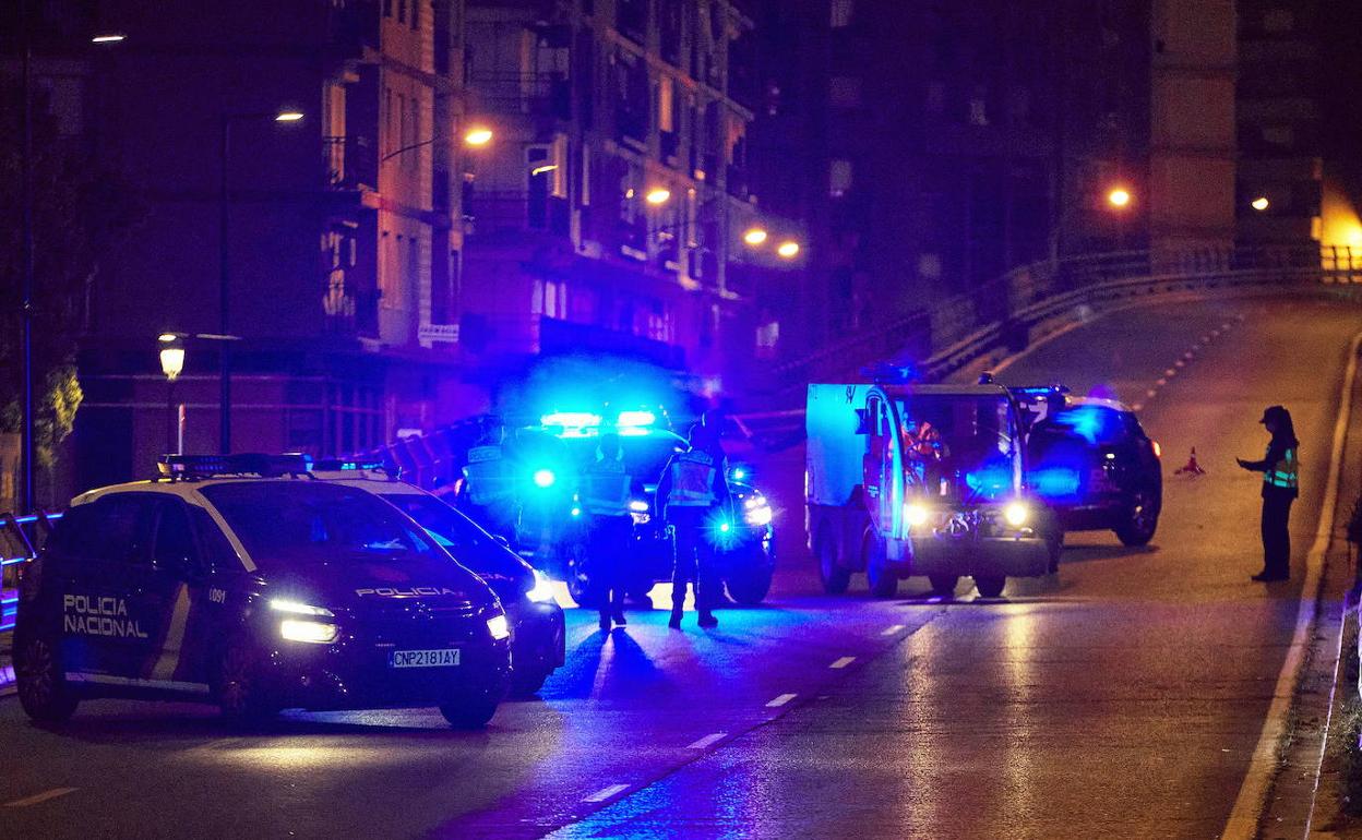 Un control policial por el toque de queda en Valencia.