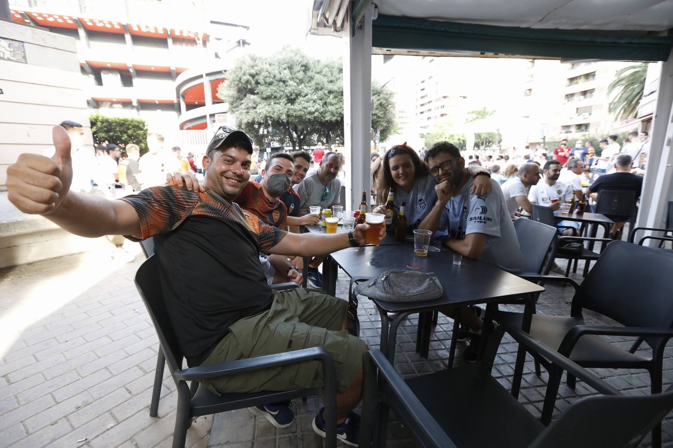 Fotos: Ambiente en Mestalla en el primer partido con público de la temporada