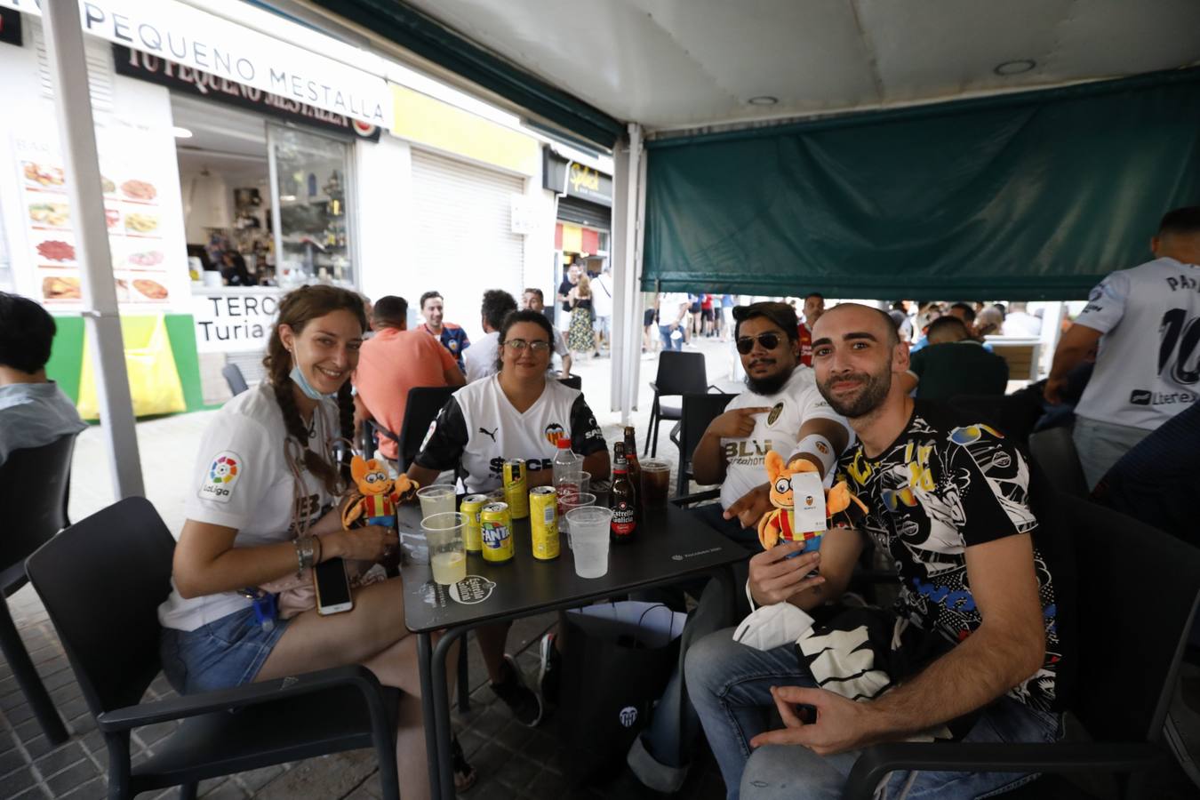 Fotos: Ambiente en Mestalla en el primer partido con público de la temporada