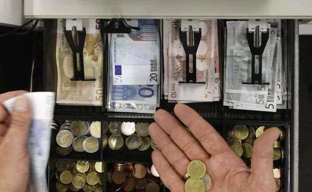 La multa por sobrepasar el nuevo límite para pagar en efectivo en tiendas y negocios 