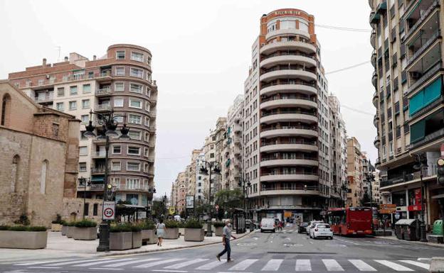 Tarde de «reventones térmicos» en la Comunitat: el viento tumba la noria de Gandia