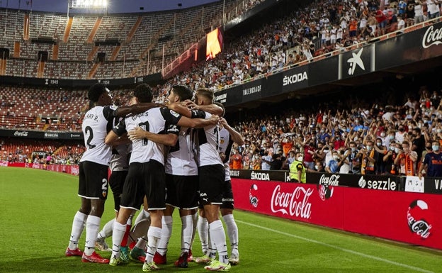 El equipo celebra el gol de la victoria ante el Getafe. 