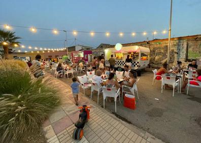 Imagen secundaria 1 - Dónde comer en Puçol | Food trucks en la playa de Puzol en verano de 2021
