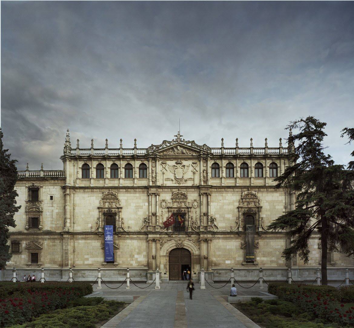 13. Alcalá de Henares:  a un paso de Madrid, la ciudad es conocida por ser la cuna de Miguel de Cervantes. Su universidad, cponsiderada una de las más antiguas de España, fue uno de los atractivos que la hicieron ser declarada Patrimonio de la humanidad en 1988. 