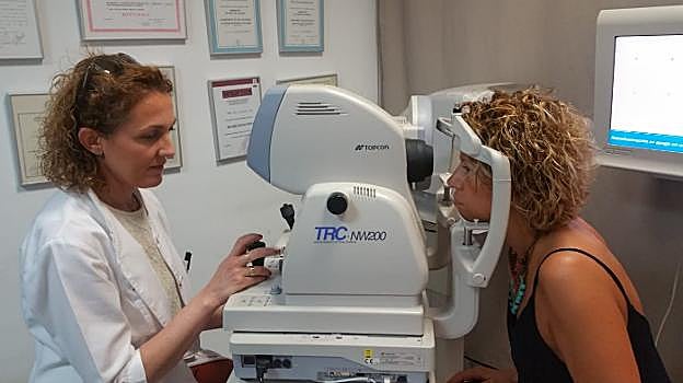 Un estudio valenciano señala molestias oculares por el Covid