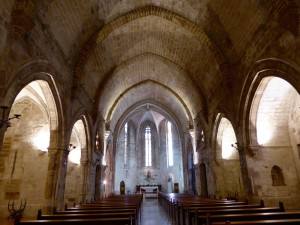 Iglesia de San Juan del Hospital S. XI | El destino de la Iglesia pareció estar marcado por la mala suerte, pues en 1936 el estado del edificio, después de haber sido saqueado y haber sufrido incendios, era tal, que se estaba planteando el derruirlo. A pesar de esto, en 1946 fue declarado Monumento Artístico Nacional, pero el título no sirvió de mucho ya que durante un periodo, el templo se usó para actividades profanas e incluso como espacio para proyección de películas. 