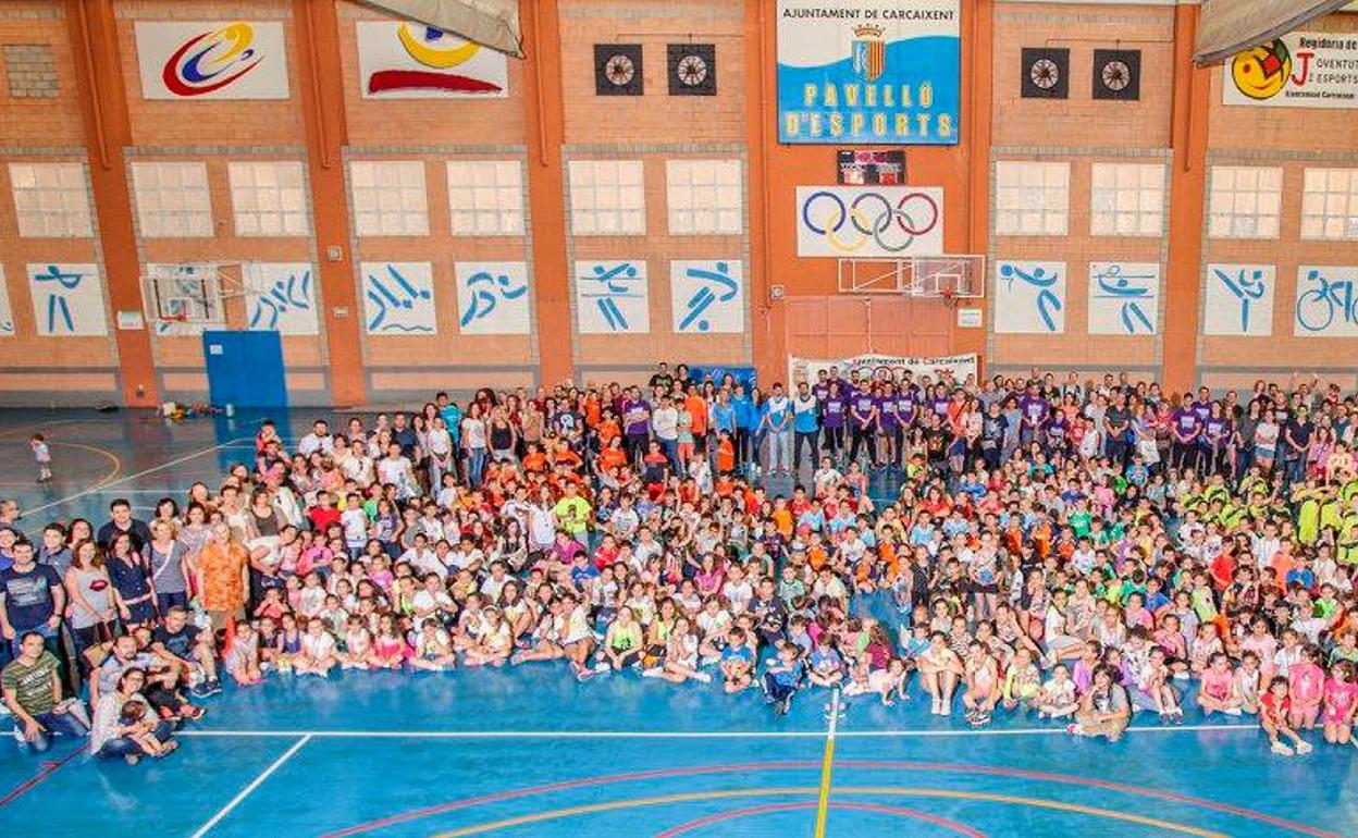 Participantes en las escuelas deportivas de Carcaixent. 