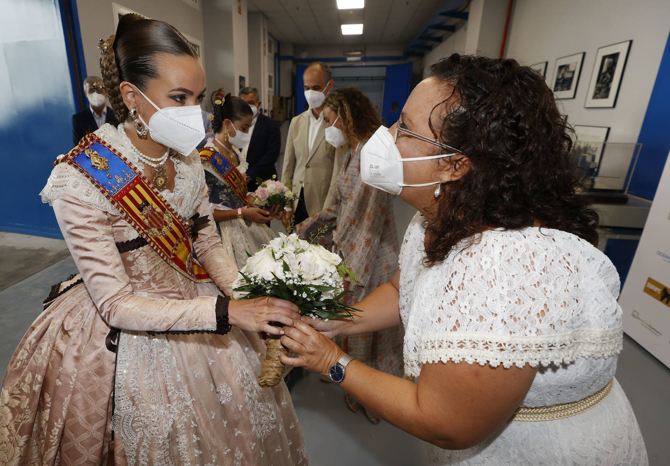 Entrega del ramo de flores a la fallera mayor de Valencia