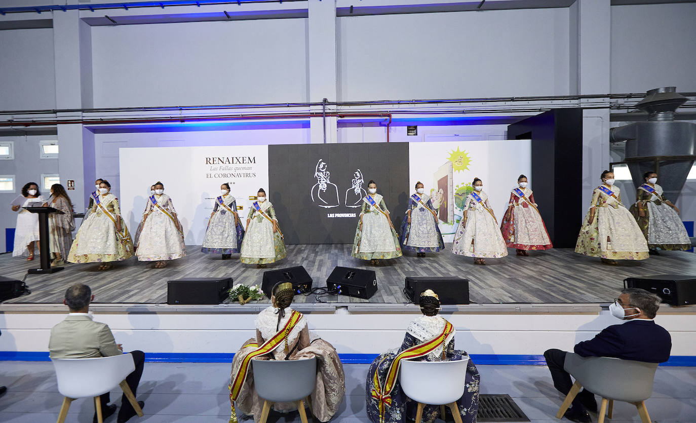 Corte infantil, en el escenario del acto homenaje al mundo fallero