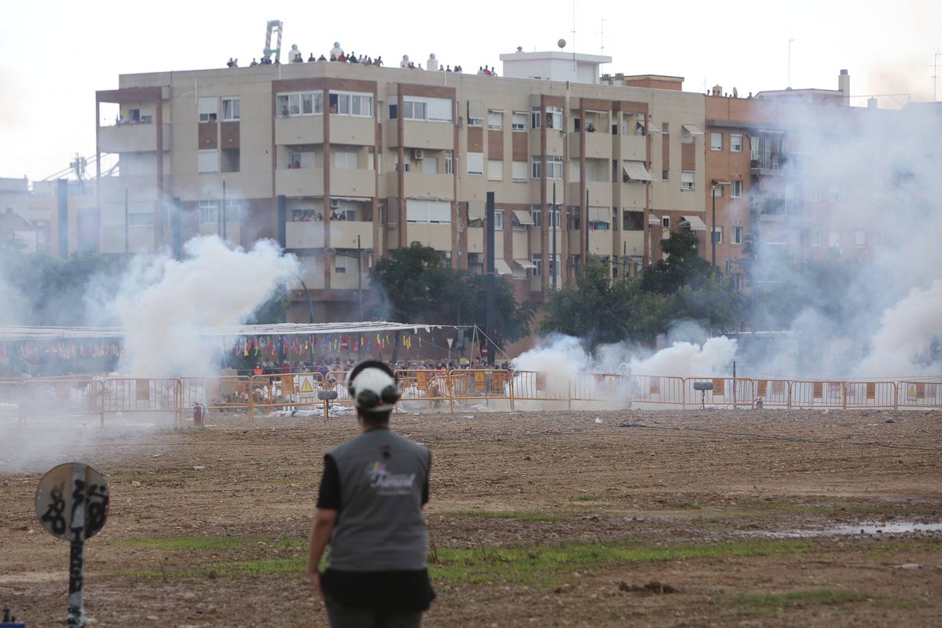 Fotos: Así ha sido la primera mascletà de las Fallas de septiembre