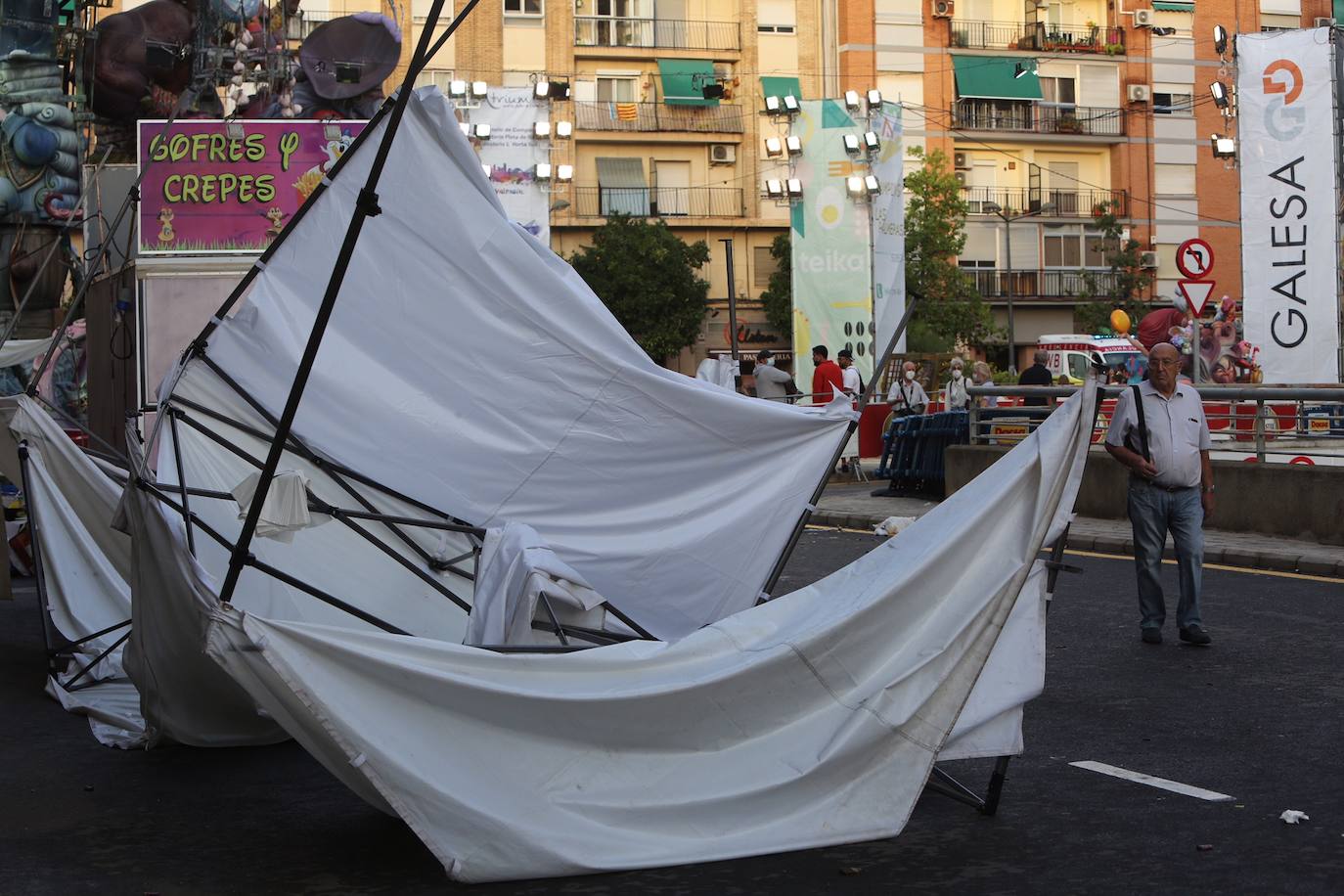 Fotos: La Falla de L&#039;Antiga de Campanar sufre daños durante las lluvias