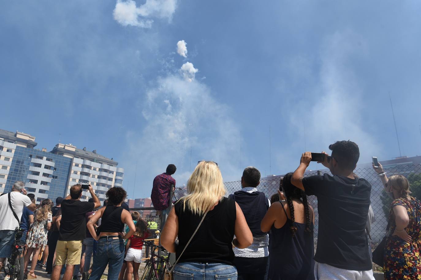 Fotos: Fallas de septiembre 2021: segunda jornada de mascletaes en diferentes barrios de Valencia