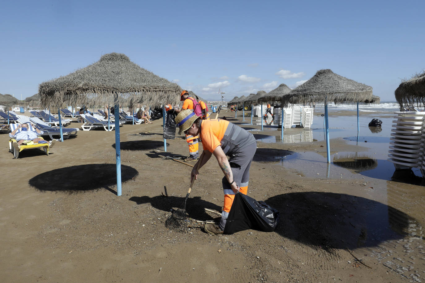 Imagen de la playa de Valencia tras la tormenta provocada por la DANA el 1 de septiembre.