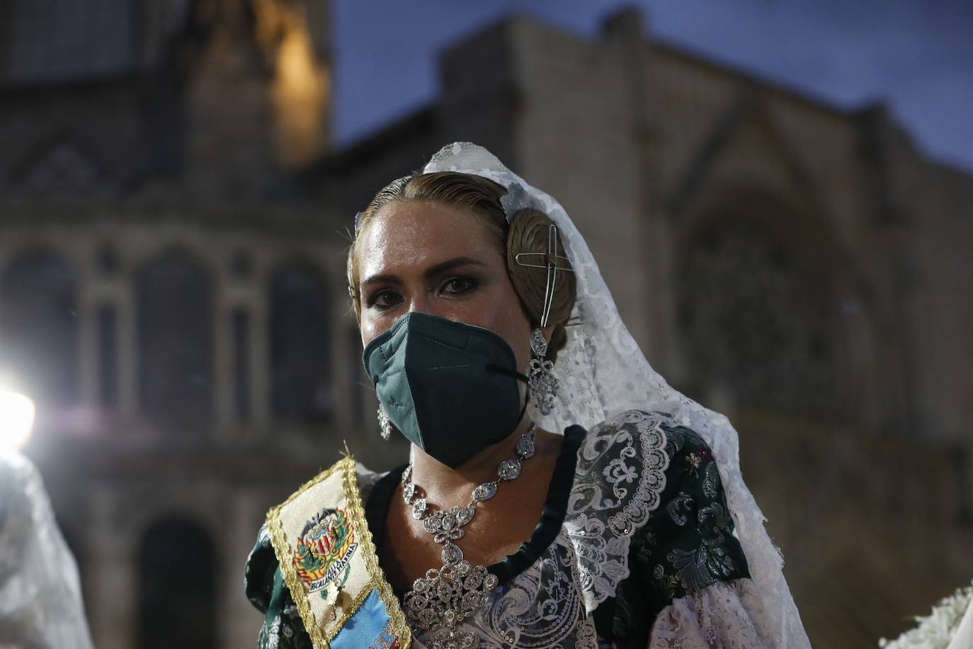 Los falleros se reencuentran con la Virgen este viernes 3 de septiembre, en las que pasarán a la historia como las Fallas más atípicas por las restricciones de la pandemia. Las comisiones vuelven a recorrer las calles de Valencia tras la cancelación de las fiestas el pasado 2020.