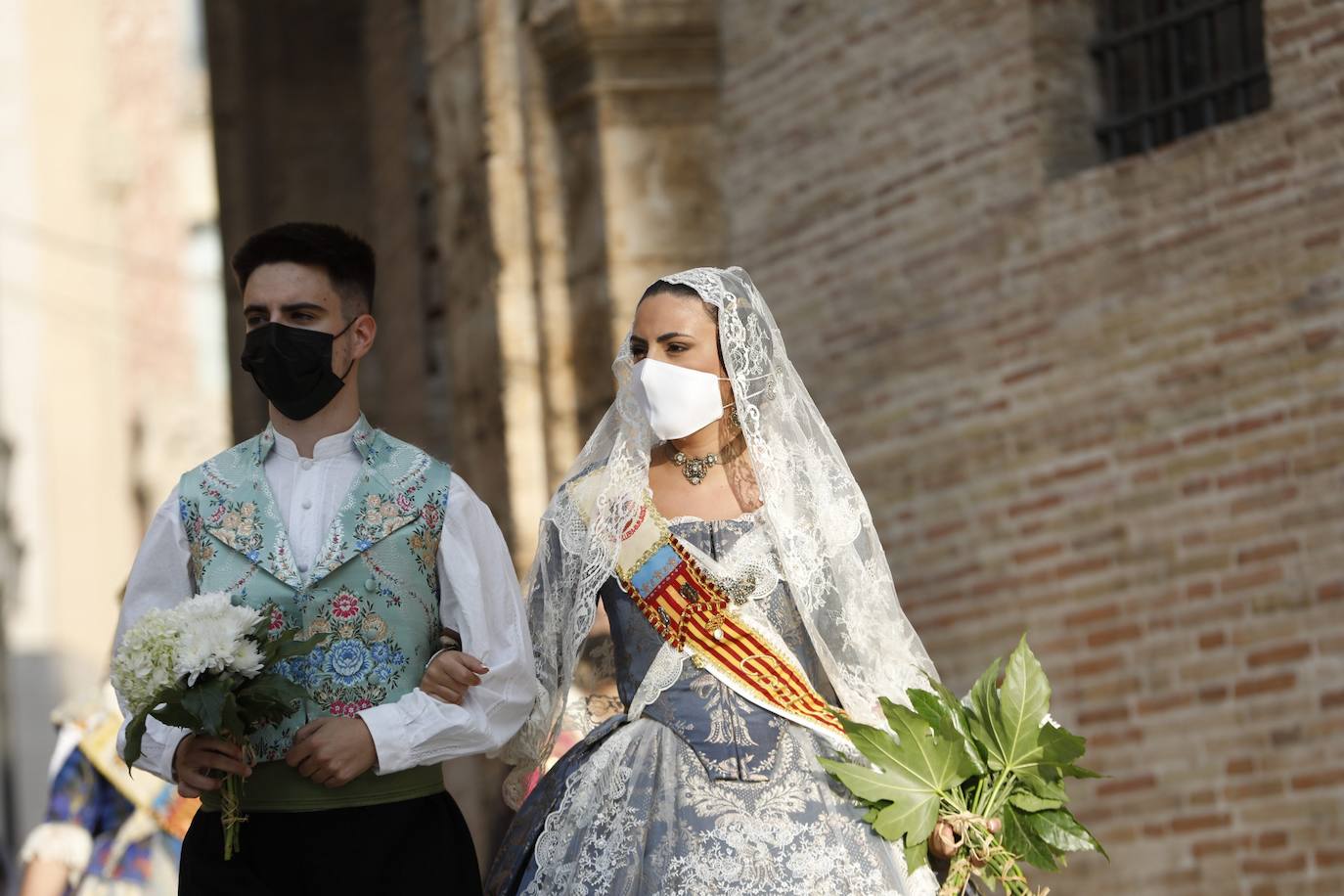 Los falleros se reencuentran con la Virgen este viernes 3 de septiembre, en las que pasarán a la historia como las Fallas más atípicas por las restricciones de la pandemia. Las comisiones vuelven a recorrer las calles de Valencia tras la cancelación de las fiestas el pasado 2020.