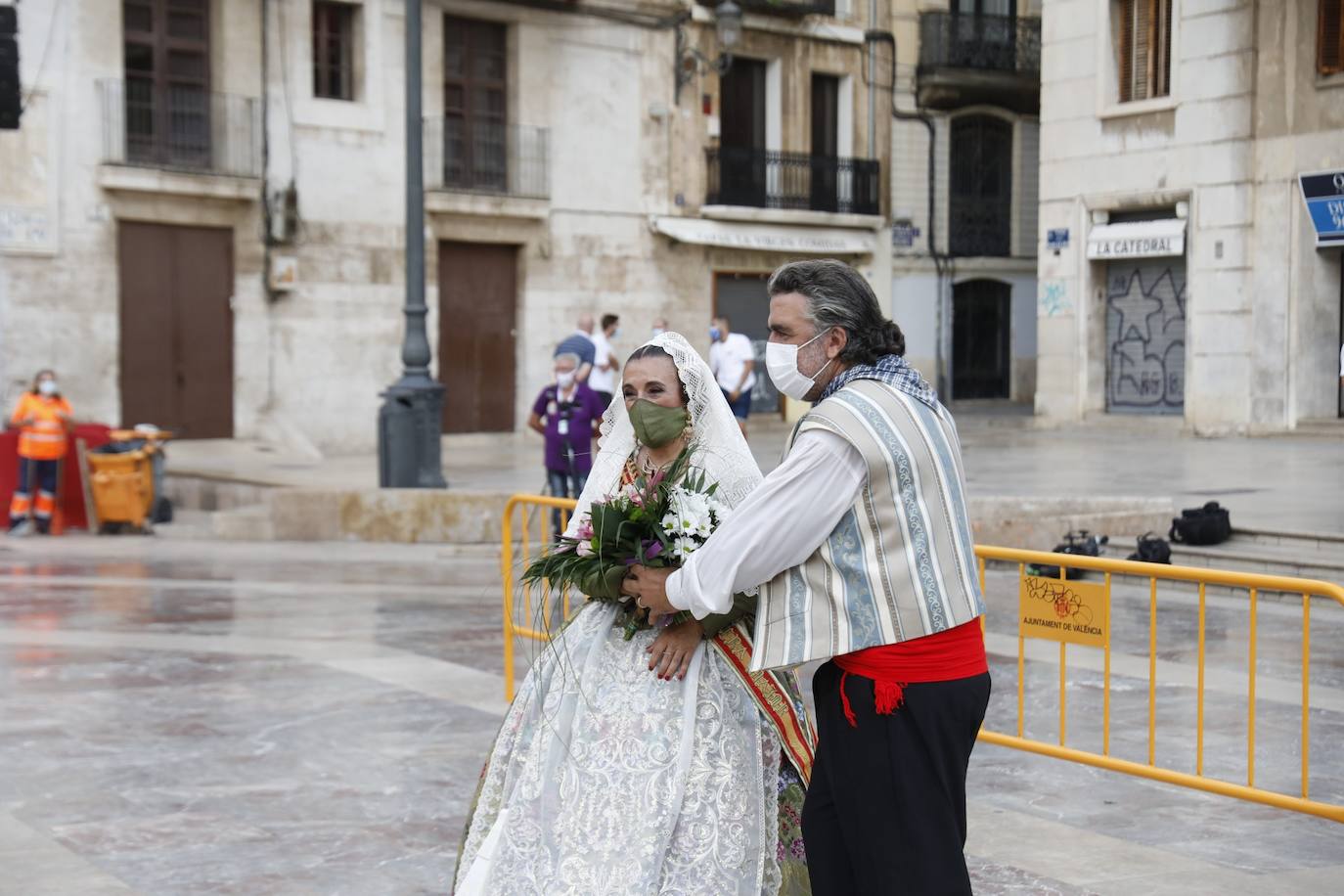 Los falleros se reencuentran con la Virgen este viernes 3 de septiembre, en las que pasarán a la historia como las Fallas más atípicas por las restricciones de la pandemia. Las comisiones vuelven a recorrer las calles de Valencia tras la cancelación de las fiestas el pasado 2020.