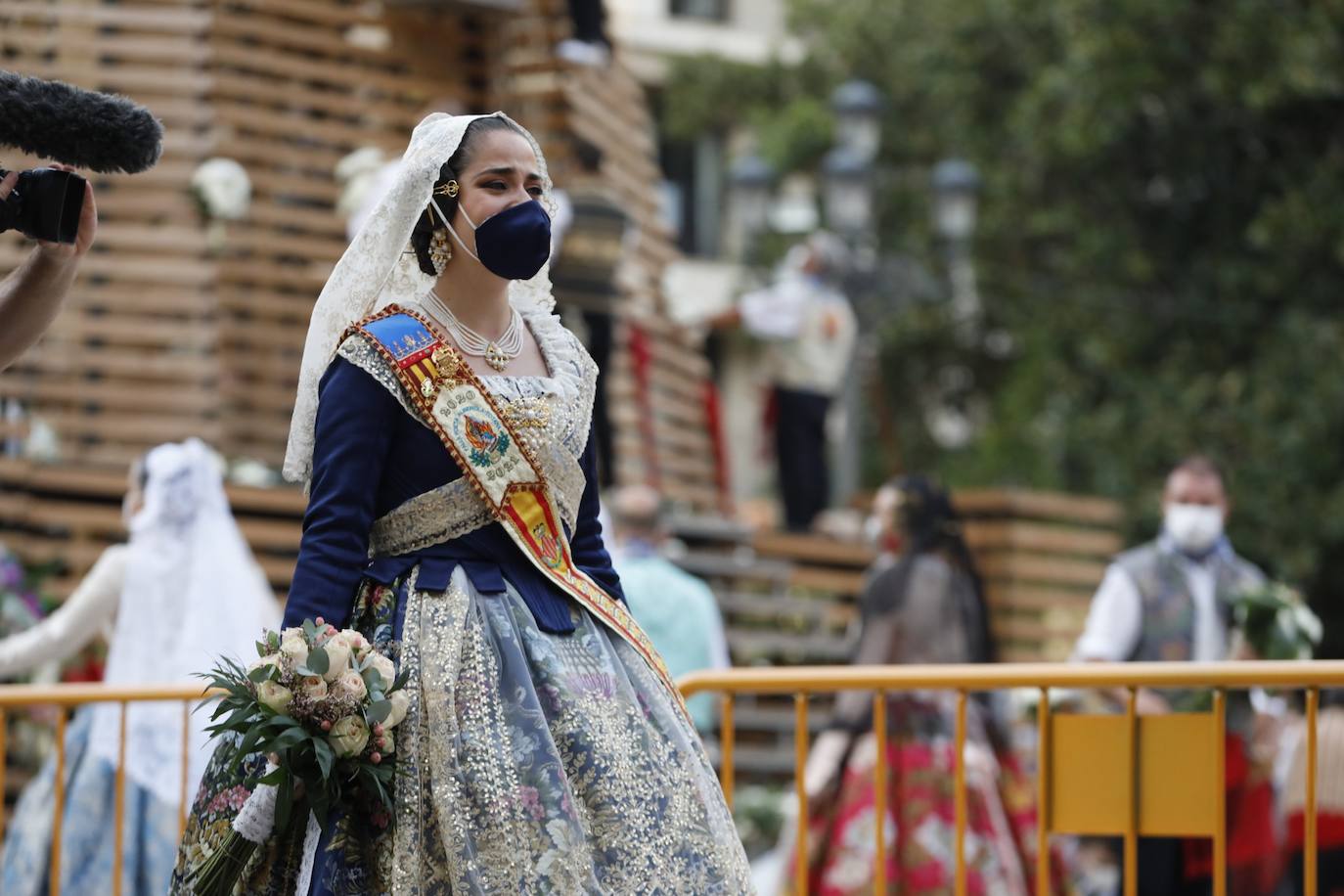 Los falleros se reencuentran con la Virgen este viernes 3 de septiembre, en las que pasarán a la historia como las Fallas más atípicas por las restricciones de la pandemia. Las comisiones vuelven a recorrer las calles de Valencia tras la cancelación de las fiestas el pasado 2020.