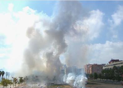 Imagen secundaria 1 - La mascletá de hoy, en directo | Ver la mascletà del sábado 4 de septiembre: dónde disparan Pirotecnia Martí, Alpujarreña, Caballer FX y Germans Borredà