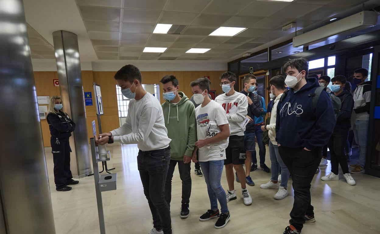 Alumnos de la UPNA en Pamplona.