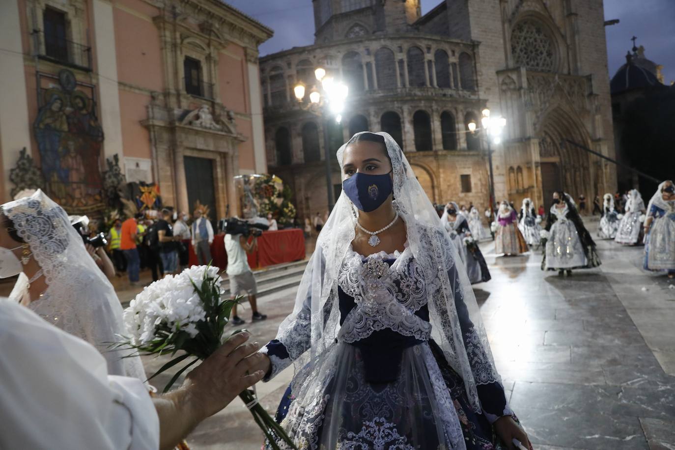 Ofrenda de Fallas 2021 | Fotos: Búscate en el primer día de Ofrenda