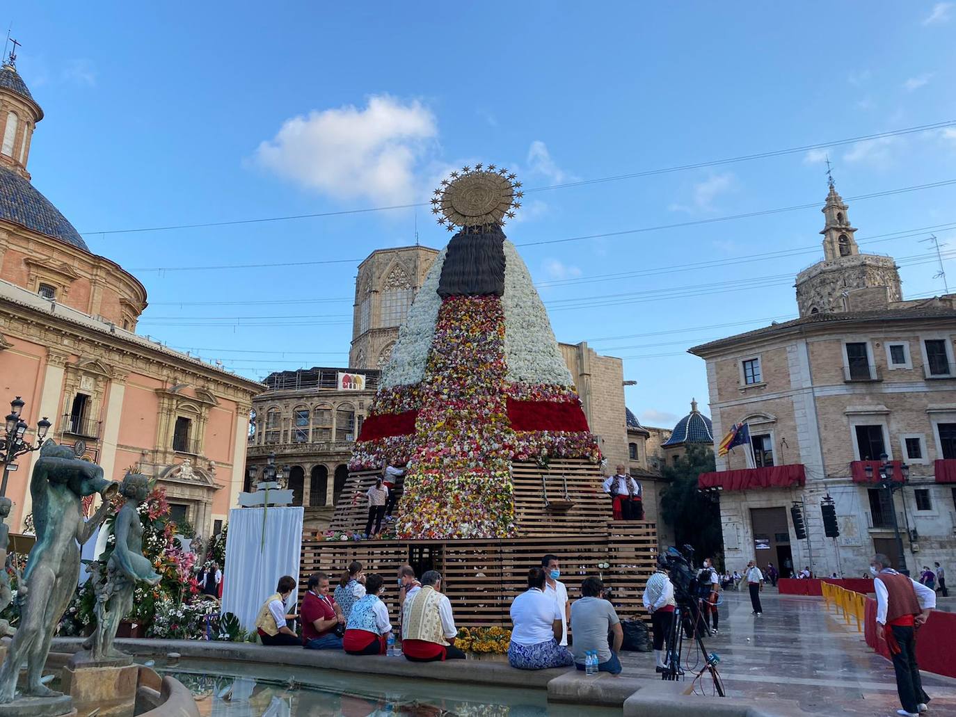 Fotos: Segundo día de Ofrenda de las Fallas 2021