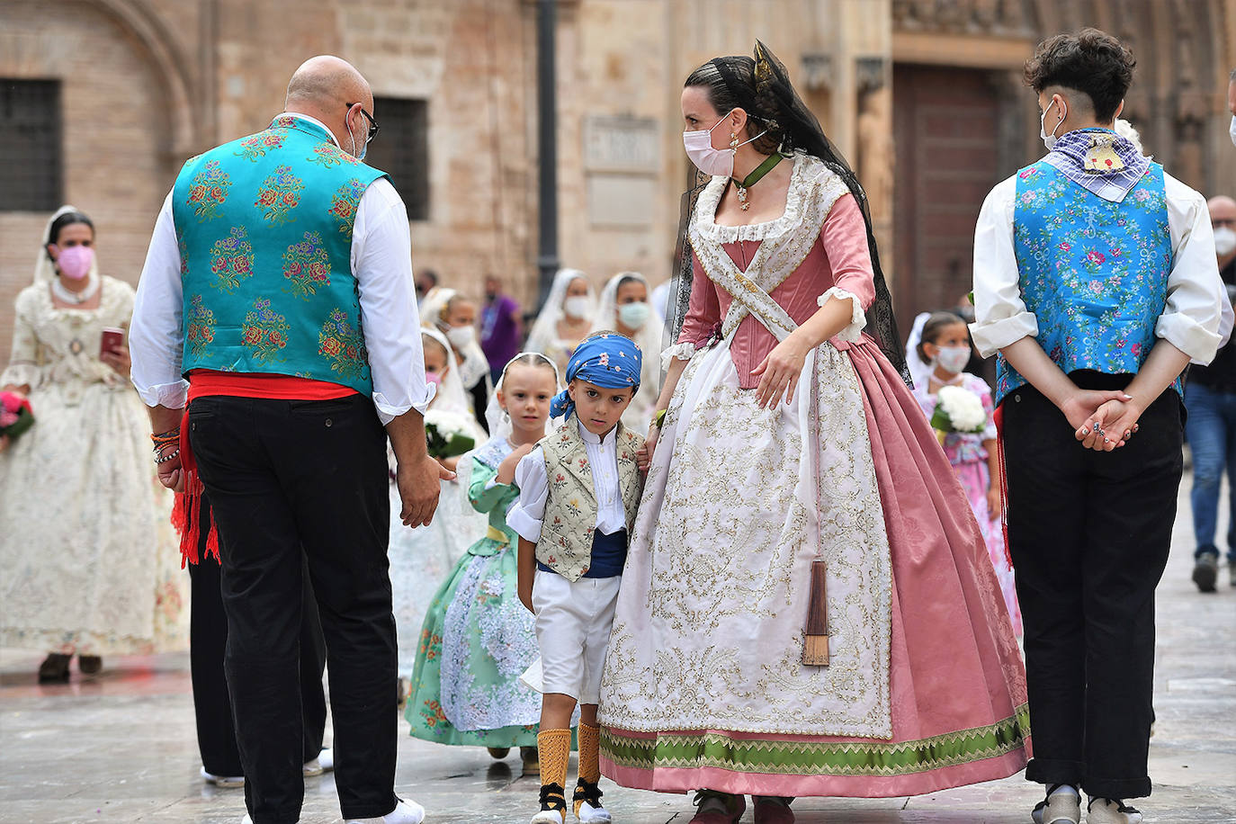 Fotos: Búscate en la Ofrenda de este sábado 4 de septiembre por la calle Caballeros de Valencia