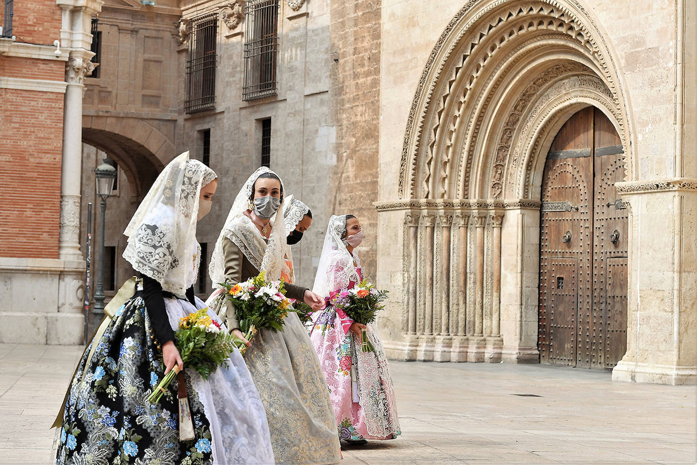 Fotos: Búscate en la Ofrenda de este sábado 4 de septiembre por la calle Caballeros de Valencia