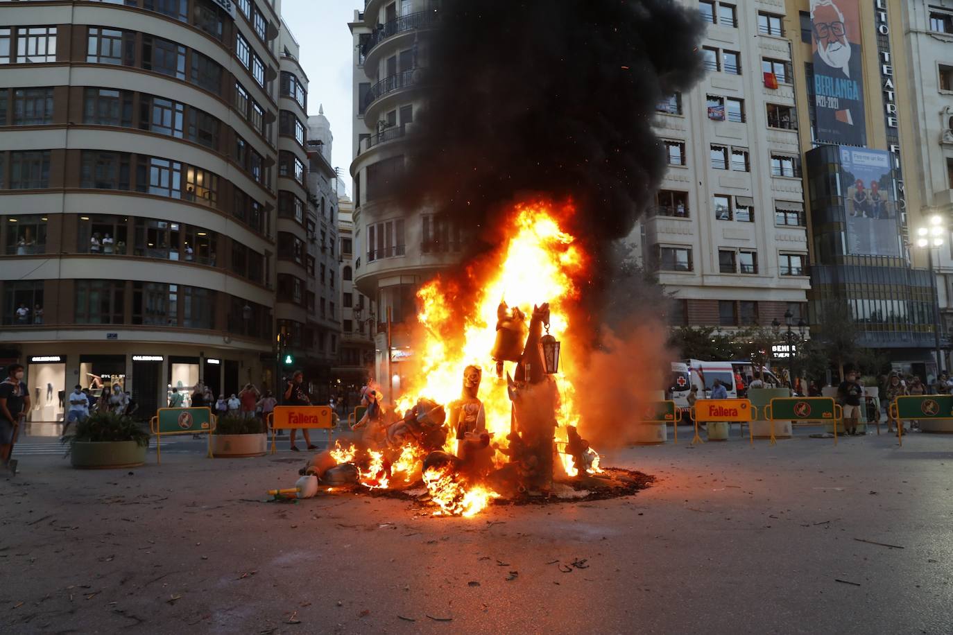 Fotos: Cremà de las Fallas de 2021