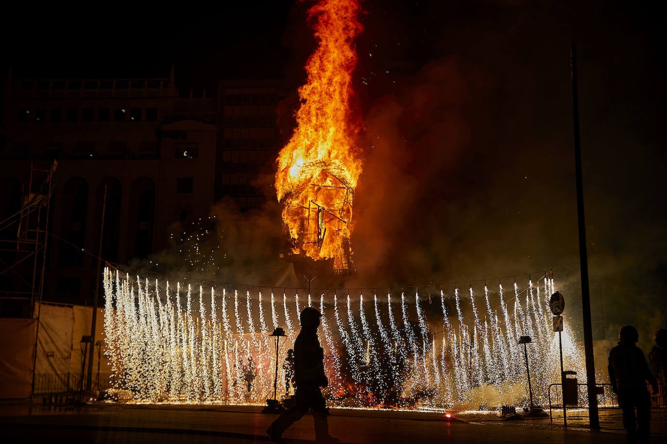 Fotos: Cremà de las Fallas de 2021