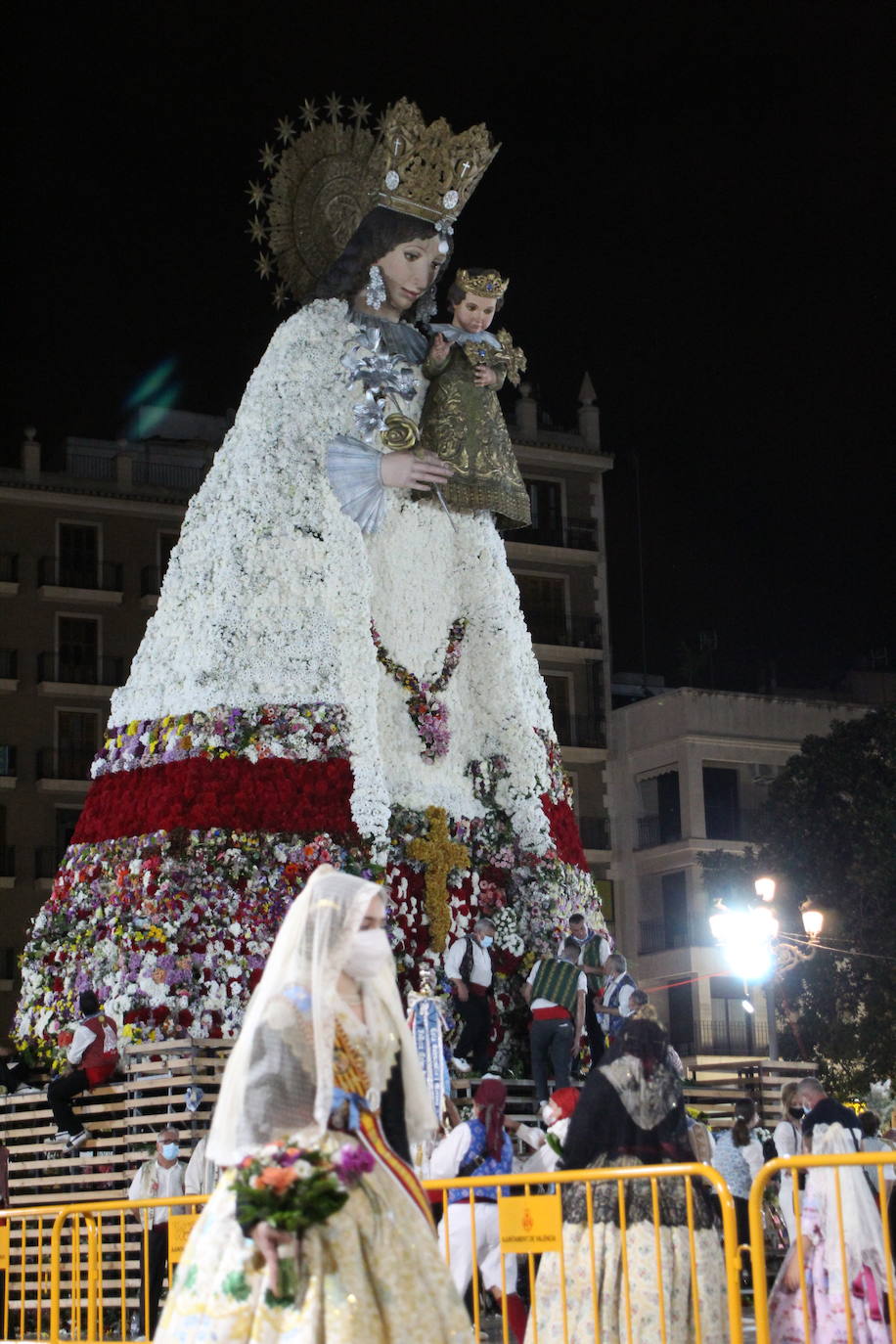 Fotos: Consuelo Llobell cierra una Ofrenda histórica