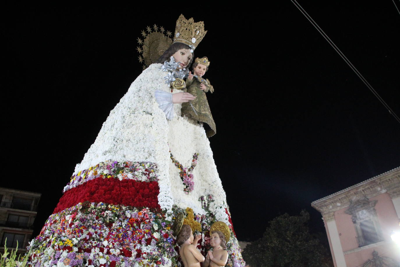 Fotos: Consuelo Llobell cierra una Ofrenda histórica