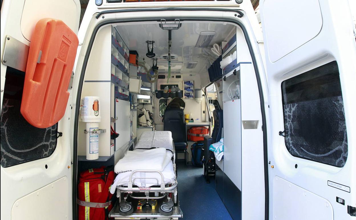 Interior de una ambulancia del SAMU. 