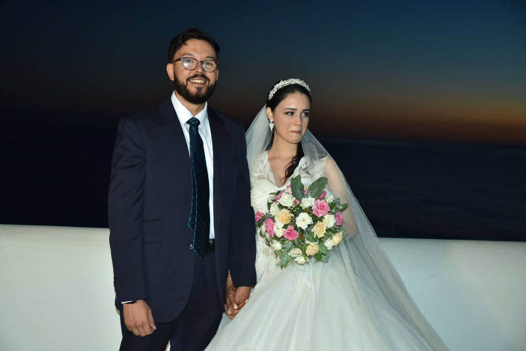 La boda del empresario valenciano de origen marroquí Rachad Andaloussi Ouriaghi este pasado sábado en Tánger reunió en esta capital del norte de Marruecos a diversas personalidades vinculadas al mundo de la empresa, la política, la diplomacía y la abogacía. Una cita que incluyó un almuerzo en el jardín del magnífico palacio Moulay Hafid, justo al lado del Palacio Real de Marchan donde tuvo lugar la ceremonia tradicional, y a la que asistieron, entre otros, el exministro y expresidente del Congreso, José Bono, y en la que también se vio al diplomático y exconseller Fernando Villalonga, la exvicepresidenta del Consell Paula Sánchez de León, los dirigentes populares José María Chiquillo y Juanvi Pérez o los abogados Juan Carlos Galindo. También el presidente de la Comisión de Hacienda en el Congreso, Eloy Suárez Lamata o el el Agregado Cultural en la Embajada de España en Rabat, Borja Morate.