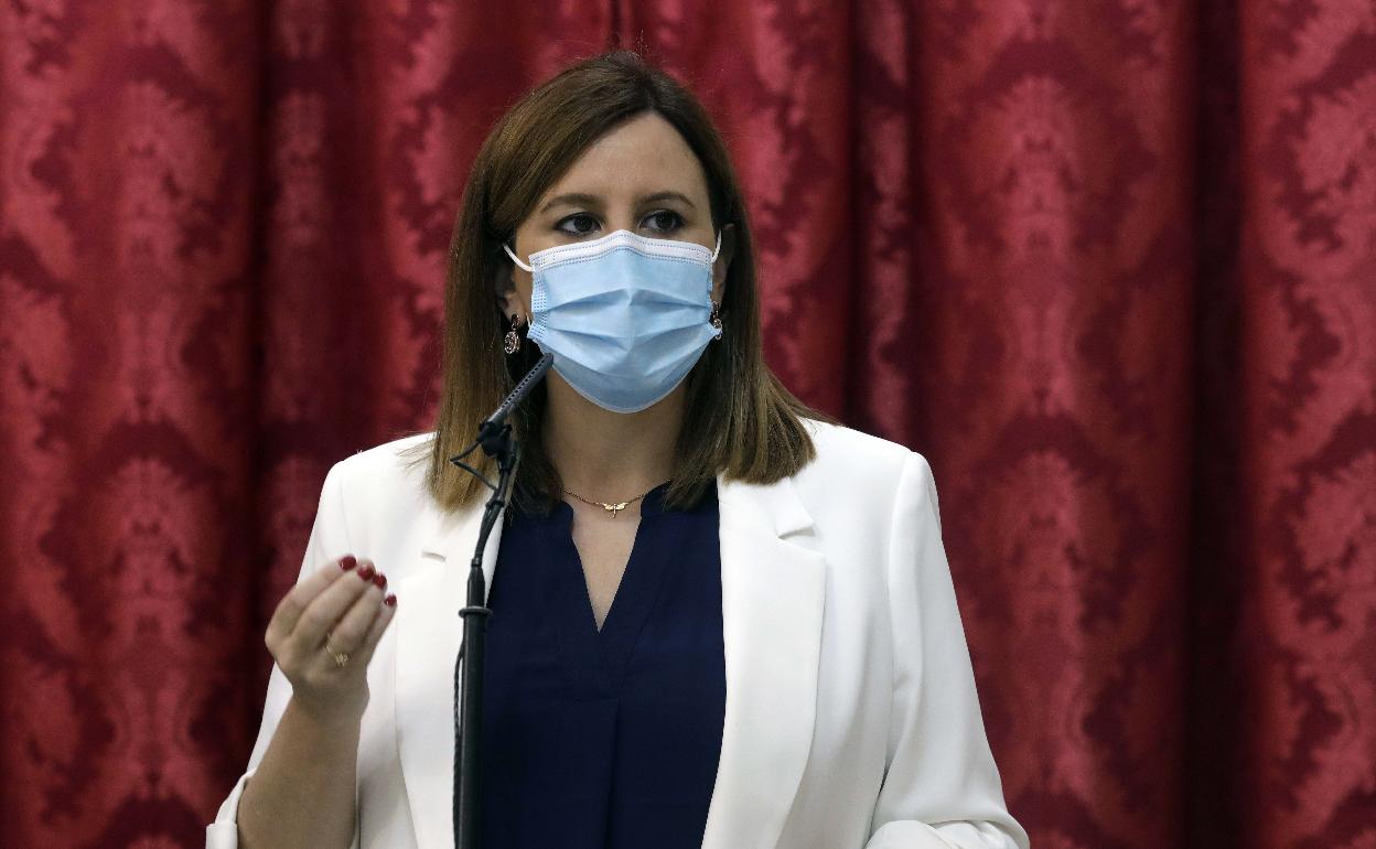 María José Catalá, en un pleno del Ayuntamiento de Valencia. 