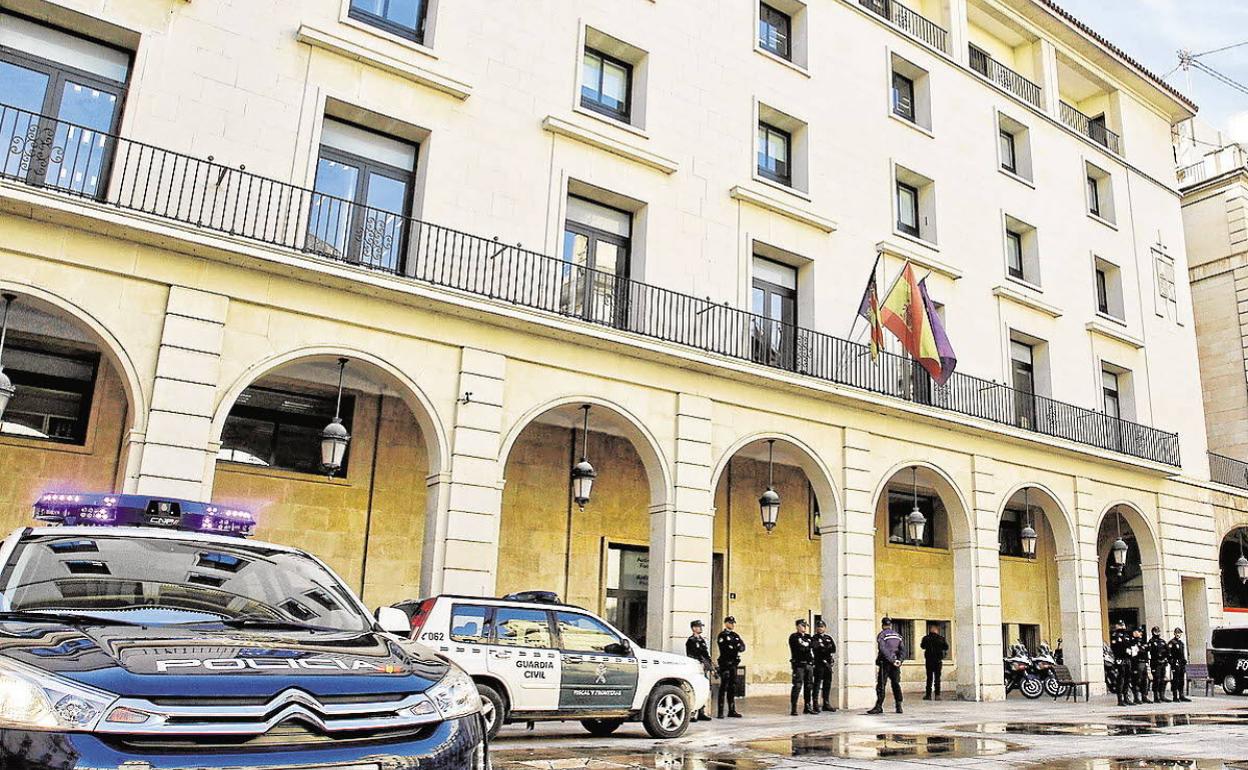 La Audiencia Provincial de Alicante. 